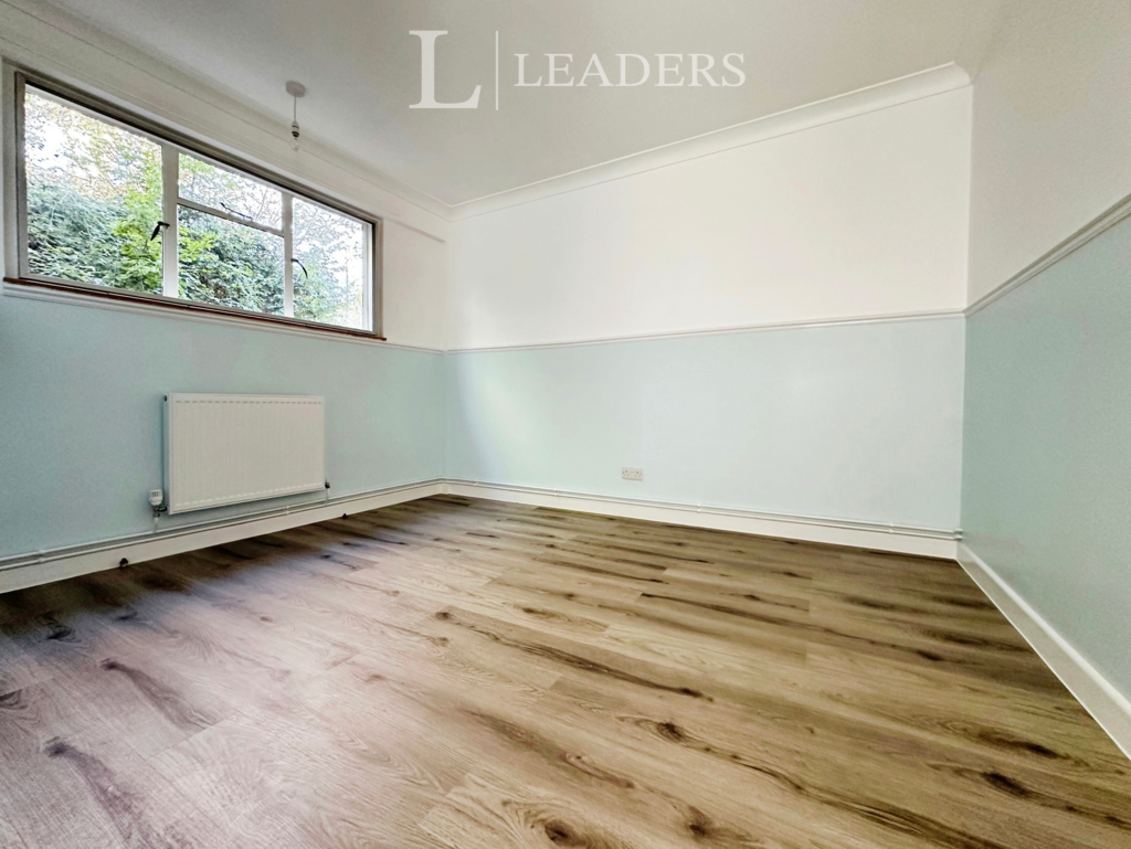88aa8dd2-Bedroom