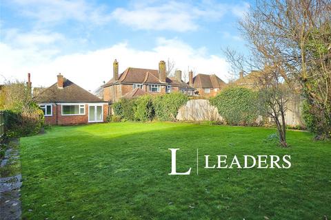 3 bedroom bungalow to rent, Mallory Road, Hove, BN3