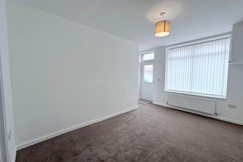 3 bedroom terraced house to rent, Caerau Road, Maesteg