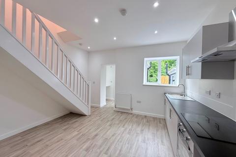 3 bedroom terraced house to rent, Caerau Road, Maesteg