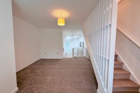 2 bedroom terraced house to rent, Caerau Road, Maesteg