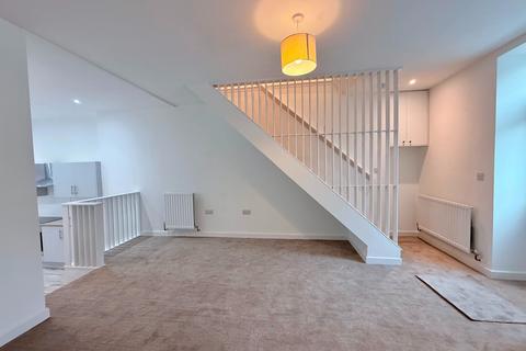 2 bedroom terraced house to rent, Caerau Road, Maesteg