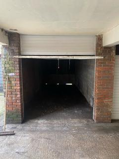 Garage to rent - Startpoint, Luton LU1