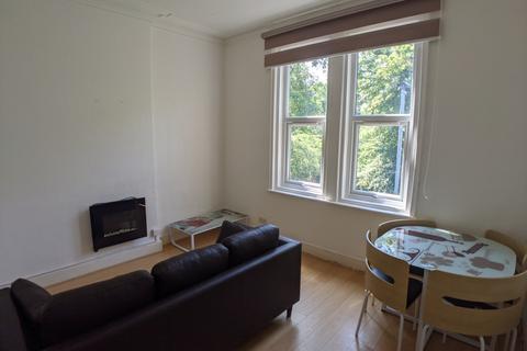2 bedroom flat to rent, Amherst Rd, Manchester M14