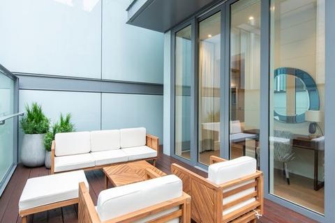 3 bedroom flat to rent, London W1K