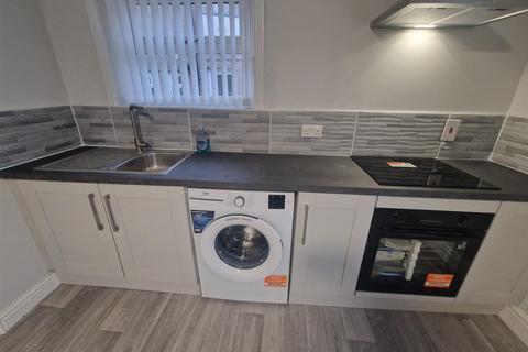 3 bedroom semi-detached house to rent, St. Margarets Avenue, Jersey Marine, Neath
