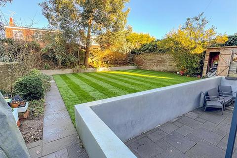 6 bedroom semi-detached house for sale, East Ham Road, Littlehampton BN17