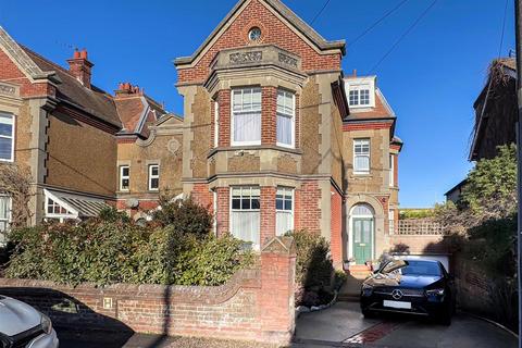 6 bedroom semi-detached house for sale, East Ham Road, Littlehampton BN17