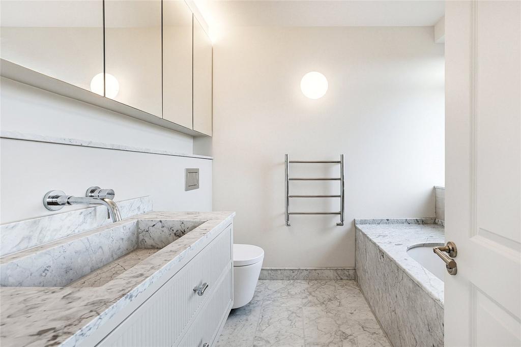 En Suite Bathroom