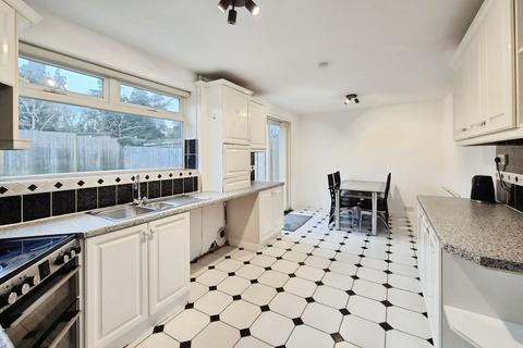 3 bedroom semi-detached house to rent, Cornlands Road, York YO24
