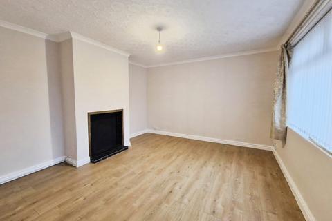 3 bedroom semi-detached house to rent, Cornlands Road, York YO24