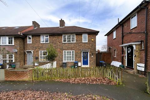 4 bedroom end of terrace house for sale, Lillieshall Road, Morden