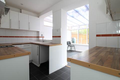 4 bedroom end of terrace house for sale, Lillieshall Road, Morden