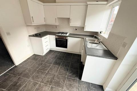 2 bedroom mews to rent, Claude Street, Warrington