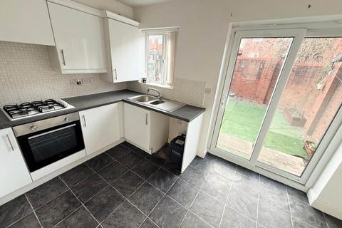 2 bedroom mews to rent, Claude Street, Warrington