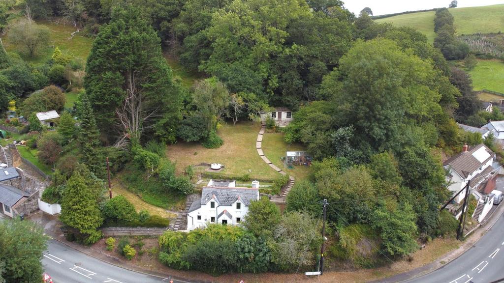 Gardens / Parking