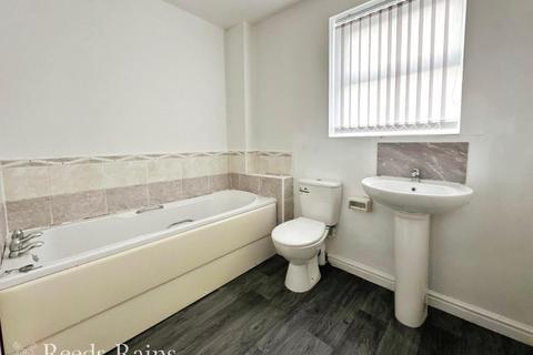 4 bedroom semi-detached house to rent, Nazareth House Lane, Cheshire WA8