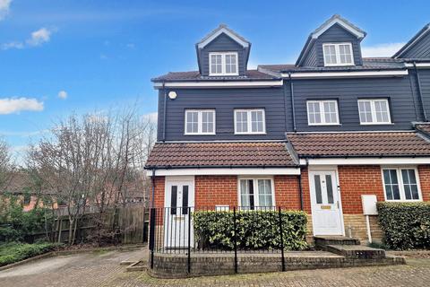 2 bedroom flat for sale, Wharfdale Square, Maidstone ME15