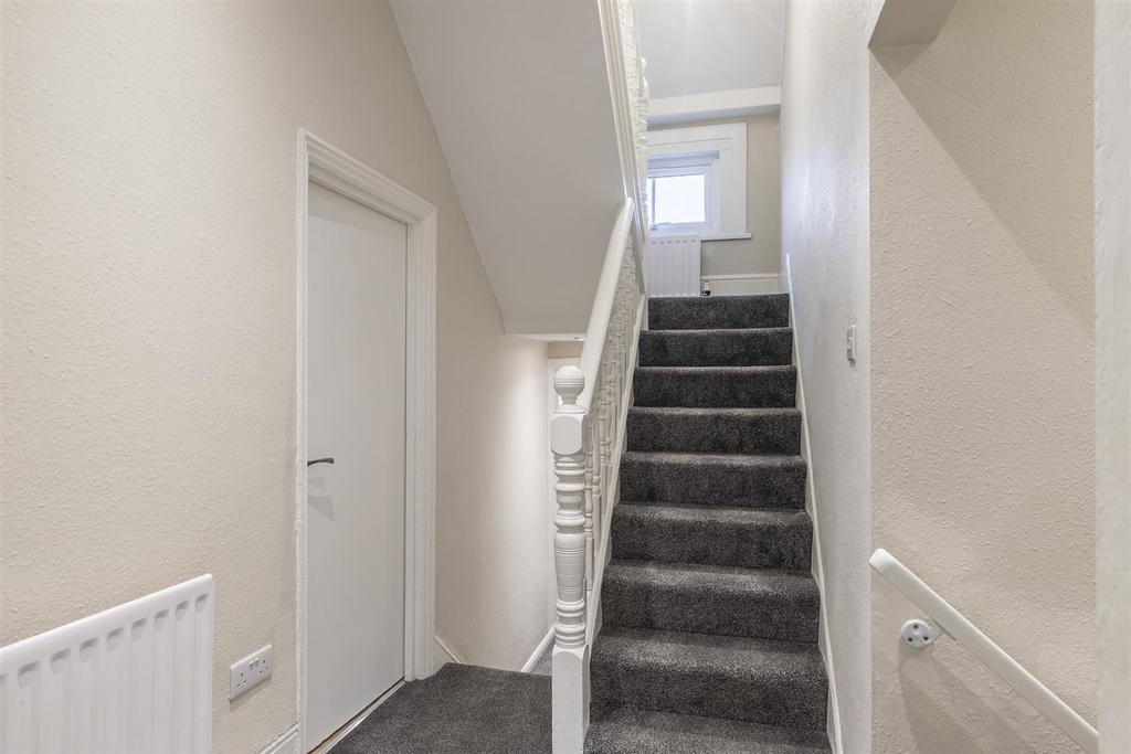 Flat 2 - 21 Grove Rd-15 copy.jpg