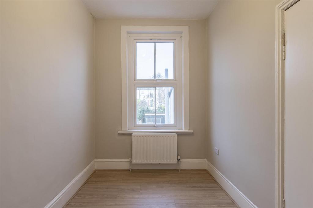 Flat 2 - 21 Grove Rd-16 copy.jpg