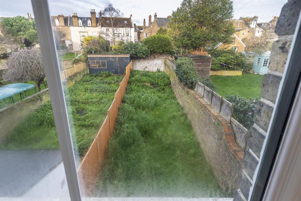 Flat 2 - 21 Grove Rd-11 copy.jpg