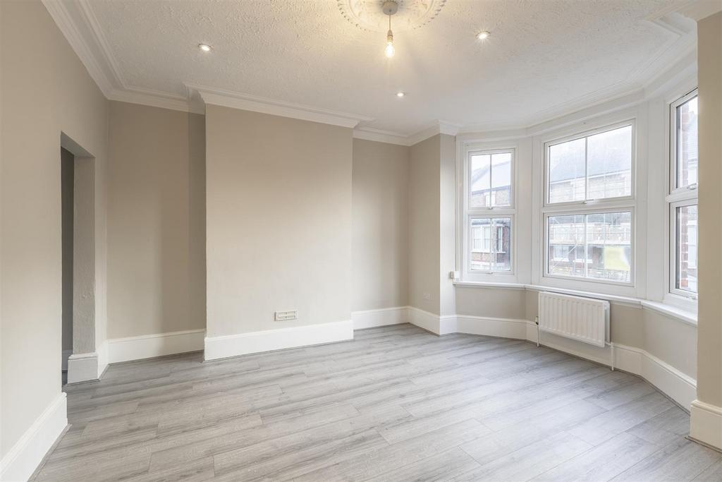 Flat 2 - 21 Grove Rd-05 copy.jpg