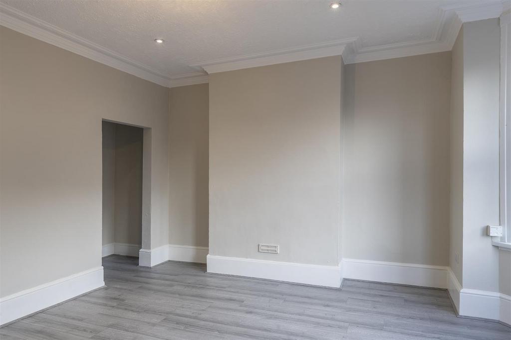 Flat 2 - 21 Grove Rd-06 copy.jpg