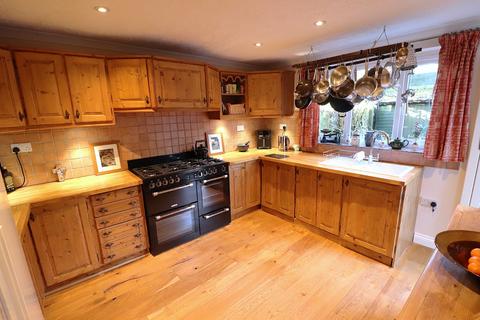 5 bedroom detached house for sale, Dryden Crescent, Stevenage, Hertfordshire, SG2