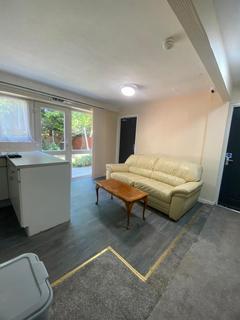 1 bedroom in a house share to rent, Room 2, Tyndall Walk, Woodgate, B32 3UN