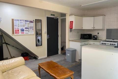 1 bedroom in a house share to rent, Room 2, Tyndall Walk, Woodgate, B32 3UN
