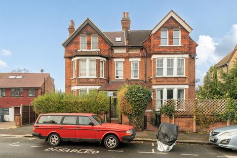 2 bedroom flat to rent, Grasmere Road, London SW16