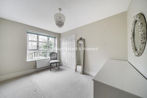 2 bedroom flat to rent, Woodside Lane, London, N12