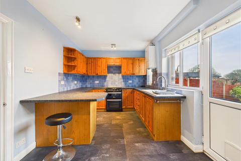 undefined, The Circle, Hessle