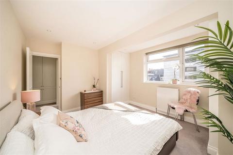 undefined, Fulham Park Gardens, London SW6