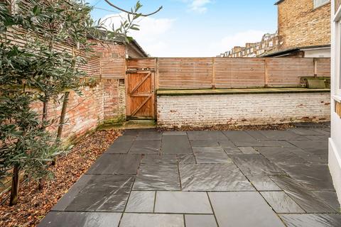 2 bedroom flat for sale, Ledbury Road, Notting Hill, London