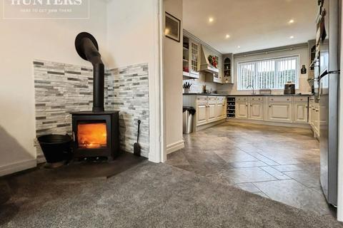 4 bedroom detached house for sale, Lundhill Road, Wombwell, Barnsley