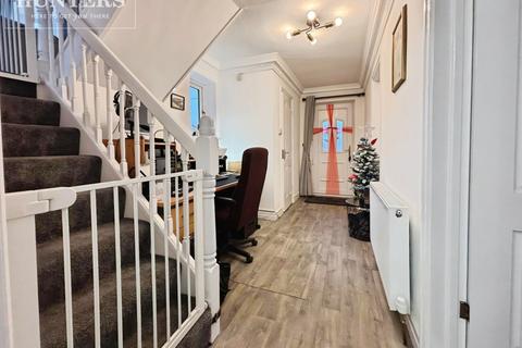 4 bedroom detached house for sale, Lundhill Road, Wombwell, Barnsley