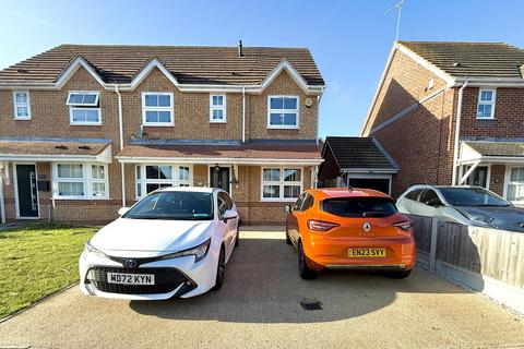 5 bedroom end of terrace house to rent, Alexandra Road, Great Wakering, Southend-On-Sea