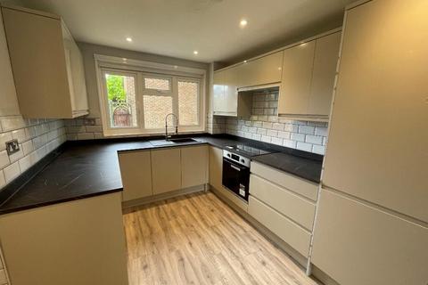3 bedroom terraced house for sale, Badgers Close, Godalming, GU7