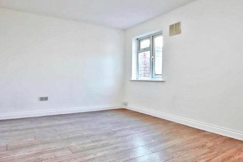 2 bedroom flat to rent, Shenley Road, Borehamwood, WD6