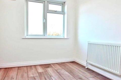 2 bedroom flat to rent, Shenley Road, Borehamwood, WD6