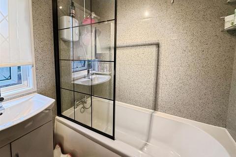 4 bedroom house to rent, Farnham Gardens, Raynes Park SW20