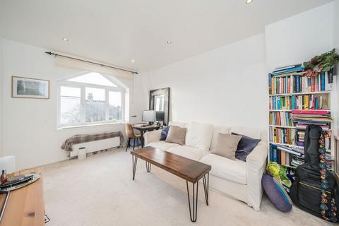 1 bedroom flat to rent, St. Margarets Road, St Margarets TW1
