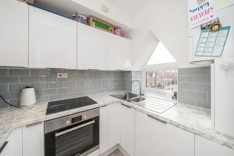 1 bedroom flat to rent, St. Margarets Road, St Margarets TW1