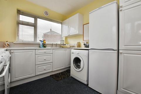 3 bedroom detached house for sale, Leads Road, Hull