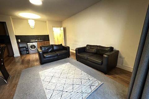 2 bedroom flat to rent, Claremont, Bradford,