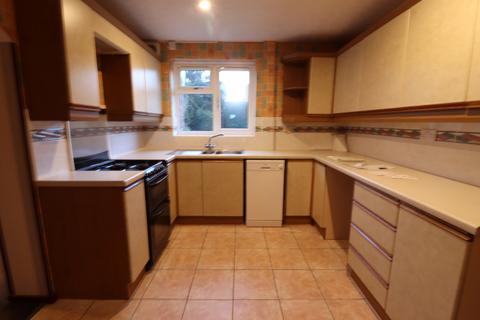 undefined, Luton LU3