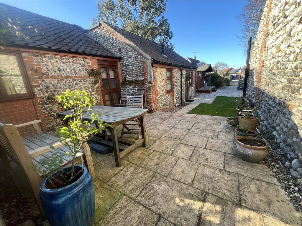Annexe Courtyard