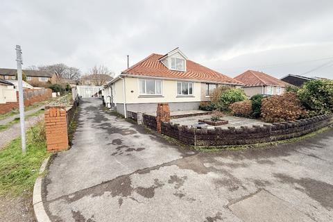3 bedroom bungalow for sale, Heol Y Plas, Fforest