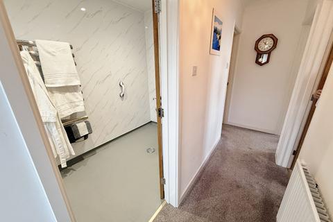 3 bedroom bungalow for sale, Heol Y Plas, Fforest